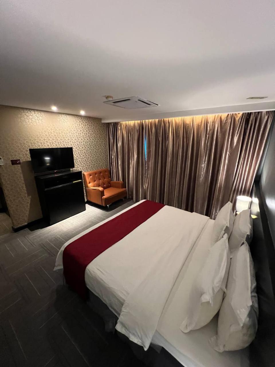Hotel De Leon Lahad Datu Zimmer foto